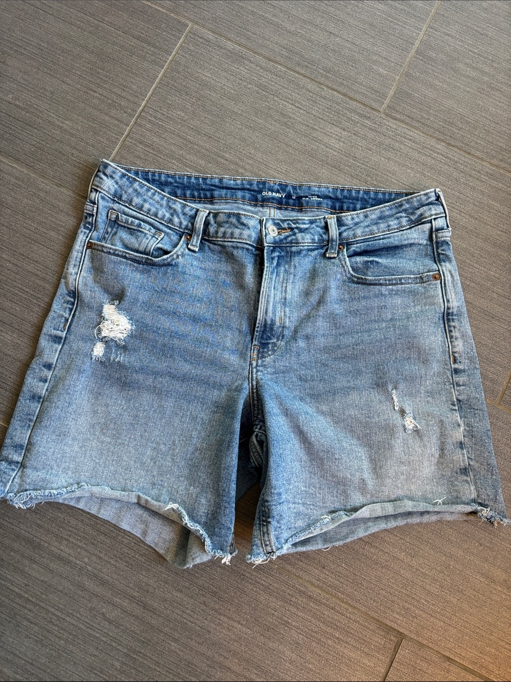 Old Navy 16 mid rise OG Loose blue Jean denim shorts 7” inseam